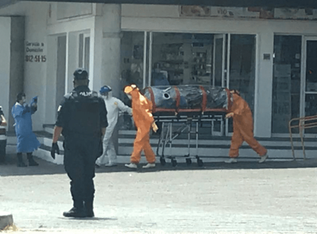 Vídeo: Trasladan paciente sospechoso de COVID-19 en Lomas