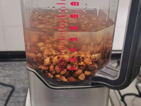 Horchata casera de chufa valenciana