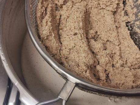 Horchata casera de chufa valenciana