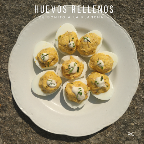 HUEVOS-RELLENOS-DE -BONITO-A-LA-PLANCHA-BY-RECURSOS-CULINARIOS