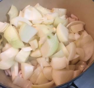 CALAMARES ENCEBOLLADOS