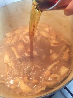 CALAMARES ENCEBOLLADOS