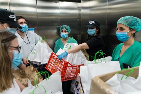 Comida vegana por valor de 100.000 dólares para profesionales sanitarios y colectivos vulnerables Comida vegana por valor de 100.000 dólares para profesionales sanitarios y colectivos vulnerables