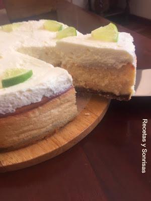 TARTA DE QUESO, LIMA Y CHOCOLATE BLANCO TARTA DE QUESO, LIMA Y CHOCOLATE BLANCO