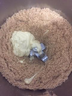 TARTA DE QUESO, LIMA Y CHOCOLATE BLANCO TARTA DE QUESO, LIMA Y CHOCOLATE BLANCO