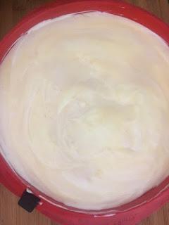 TARTA DE QUESO, LIMA Y CHOCOLATE BLANCO TARTA DE QUESO, LIMA Y CHOCOLATE BLANCO