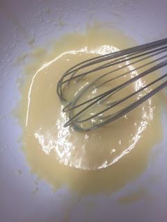 TARTA DE QUESO, LIMA Y CHOCOLATE BLANCO TARTA DE QUESO, LIMA Y CHOCOLATE BLANCO