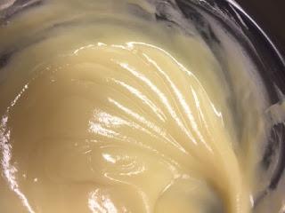 TARTA DE QUESO, LIMA Y CHOCOLATE BLANCO TARTA DE QUESO, LIMA Y CHOCOLATE BLANCO