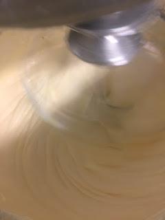 TARTA DE QUESO, LIMA Y CHOCOLATE BLANCO TARTA DE QUESO, LIMA Y CHOCOLATE BLANCO