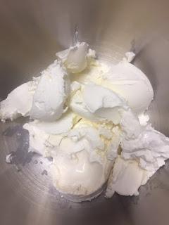 TARTA DE QUESO, LIMA Y CHOCOLATE BLANCO TARTA DE QUESO, LIMA Y CHOCOLATE BLANCO