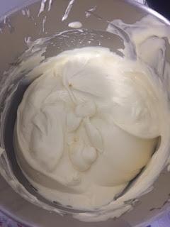 TARTA DE QUESO, LIMA Y CHOCOLATE BLANCO TARTA DE QUESO, LIMA Y CHOCOLATE BLANCO