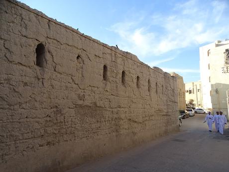 OMÁN: LA FORTALEZA DE NIZWA Y SU ZOCO