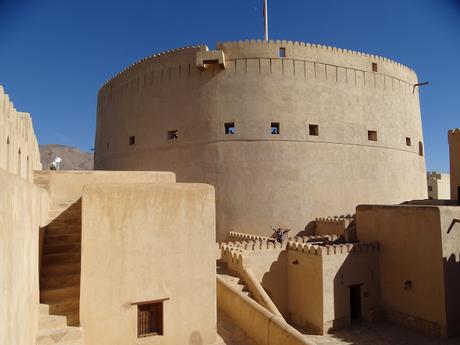 OMÁN: LA FORTALEZA DE NIZWA Y SU ZOCO