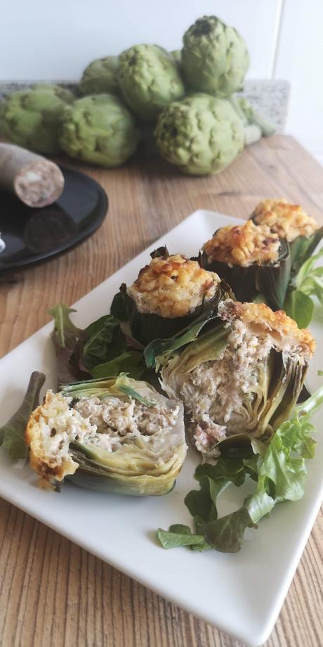Receta de alcachofas rellenas de butifarra blanca y ajos tiernos