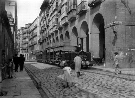 1900: Tranvía por la calle Wad Ras, actual Hernán Cortés