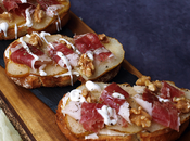 Tosta pera, jamón roquefort