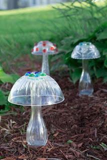Haz hermosos hongos decorativos usando botellas recicladas Haz hermosos hongos decorativos usando botellas recicladas