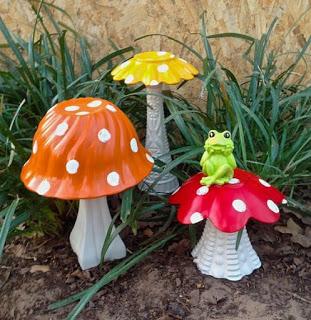 Haz hermosos hongos decorativos usando botellas recicladas Haz hermosos hongos decorativos usando botellas recicladas