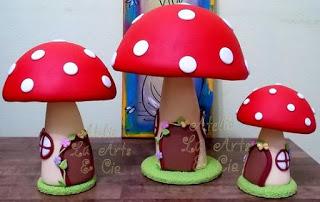 Haz hermosos hongos decorativos usando botellas recicladas Haz hermosos hongos decorativos usando botellas recicladas