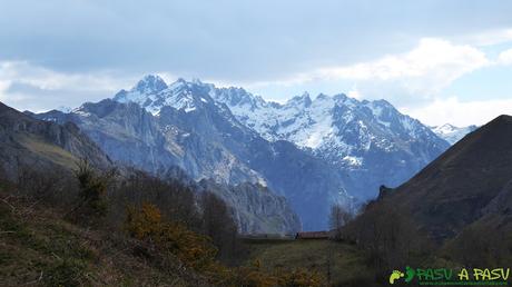 Vista del Macizo del Cornión desde la zona de San Román