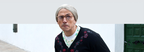 Así son las nuevas viejas del visillo o policías de balcones… Así son las nuevas viejas del visillo o policías de balcones…