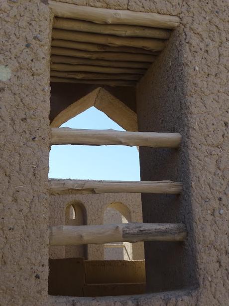 OMAN: EL FUERTE DE BAHLA Y EL CASTILLO DE JABRIN