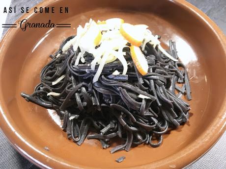 Espaguetis de arroz negro sabor a mar Espaguetis de arroz negro sabor a mar