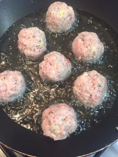 ALBONDIGAS DE RICOTTA Y ORÉGANO ALBONDIGAS DE RICOTTA Y ORÉGANO