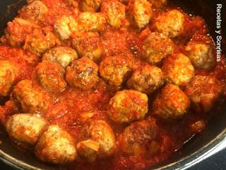 ALBONDIGAS DE RICOTTA Y ORÉGANO ALBONDIGAS DE RICOTTA Y ORÉGANO