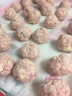 ALBONDIGAS DE RICOTTA Y ORÉGANO ALBONDIGAS DE RICOTTA Y ORÉGANO