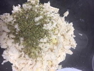 ALBONDIGAS DE RICOTTA Y ORÉGANO ALBONDIGAS DE RICOTTA Y ORÉGANO