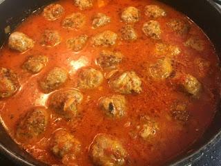 ALBONDIGAS DE RICOTTA Y ORÉGANO ALBONDIGAS DE RICOTTA Y ORÉGANO