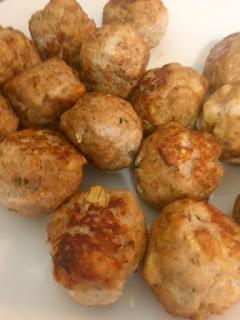 ALBONDIGAS DE RICOTTA Y ORÉGANO ALBONDIGAS DE RICOTTA Y ORÉGANO