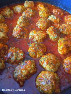 ALBONDIGAS DE RICOTTA Y ORÉGANO ALBONDIGAS DE RICOTTA Y ORÉGANO