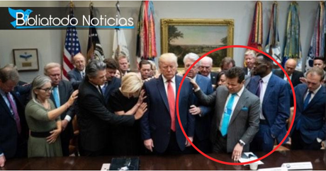 “La Biblia en Palacio” de #Bolivia : Trump, Pedofilia, #Coronavirus, Fraude, Extorsión… “La Biblia en Palacio” de #Bolivia : Trump, Pedofilia, #Coronavirus, Fraude, Extorsión…