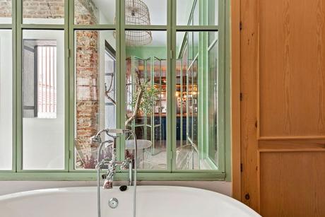 Como dar luz a una casa oscura.