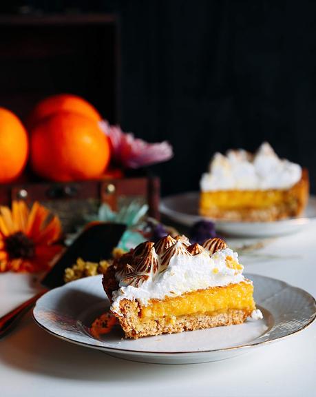 TARTALETA DE CREMA DE NARANJA CON MERENGUE TARTALETA DE CREMA DE NARANJA CON MERENGUE