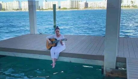 Nuevo single de Gloria Estefan