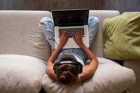 Un 27% ha realizado más horas de lo normal durante el teletrabajo Un 27% ha realizado más horas de lo normal durante el teletrabajo