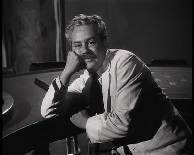 METRÓPOLIS - AQUEL PAR DE GUANTES