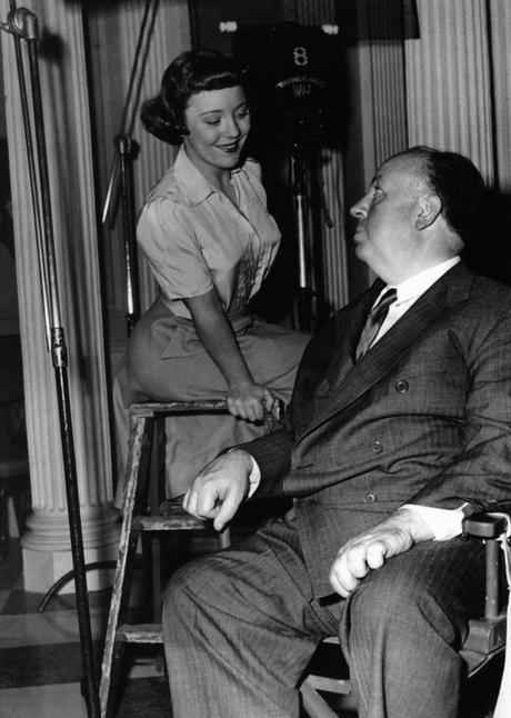 EXTRAÑOS EN UN TREN- Alfred Hitchcock EXTRAÑOS EN UN TREN- Alfred Hitchcock