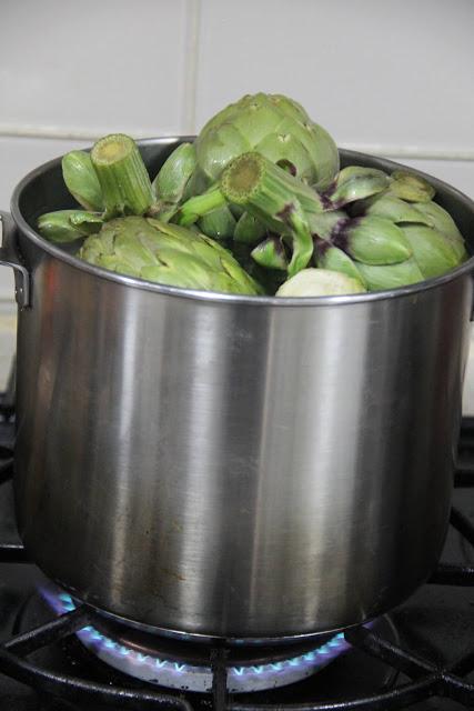 Todo sobre las alcachofas: aprende a limpiarlas, conservarlas, cocinarlas y siete recetas para sacarles partido