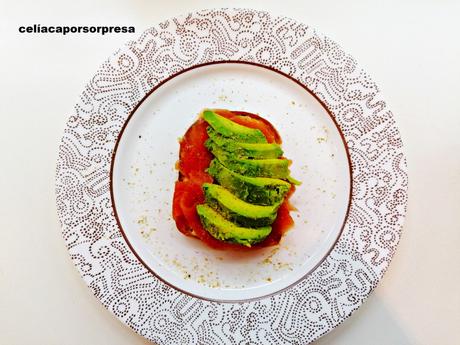 TOSTA DE SALMÓN AHUMADO Y AGUACATE