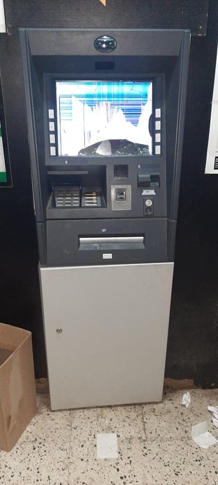 Vándalos rompieron el único cajero Link de Bella Vista Vándalos rompieron el único cajero Link de Bella Vista