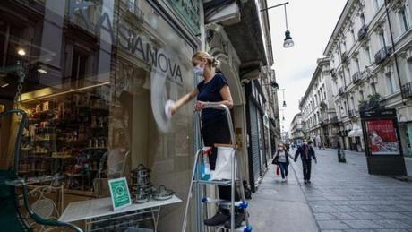 Italia flexibiliza la cuarentena: Desde este lunes abren bares y restaurantes Italia prosigue su desescalada y el 15 de junio abrirán teatros y ...