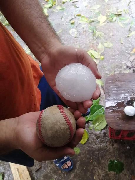 Granizos del tamaño de pelota de béisbol causa destrozos en Cd Valles