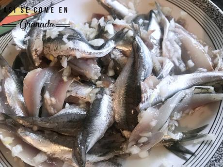 Boquerones emborrizados