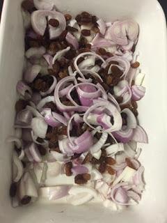 SOLOMILLO DE CERDO CON SALSA DE PASAS SOLOMILLO DE CERDO CON SALSA DE PASAS