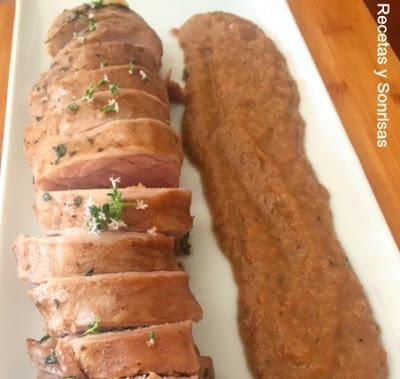 SOLOMILLO DE CERDO CON SALSA DE PASAS SOLOMILLO DE CERDO CON SALSA DE PASAS