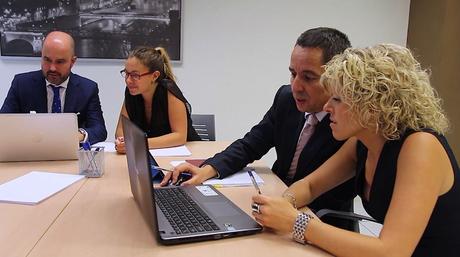 Dipcom Corporate abre un canal de asesoramiento gratuito para empresas en crisis Dipcom Corporate abre un canal de asesoramiento gratuito para empresas en crisis